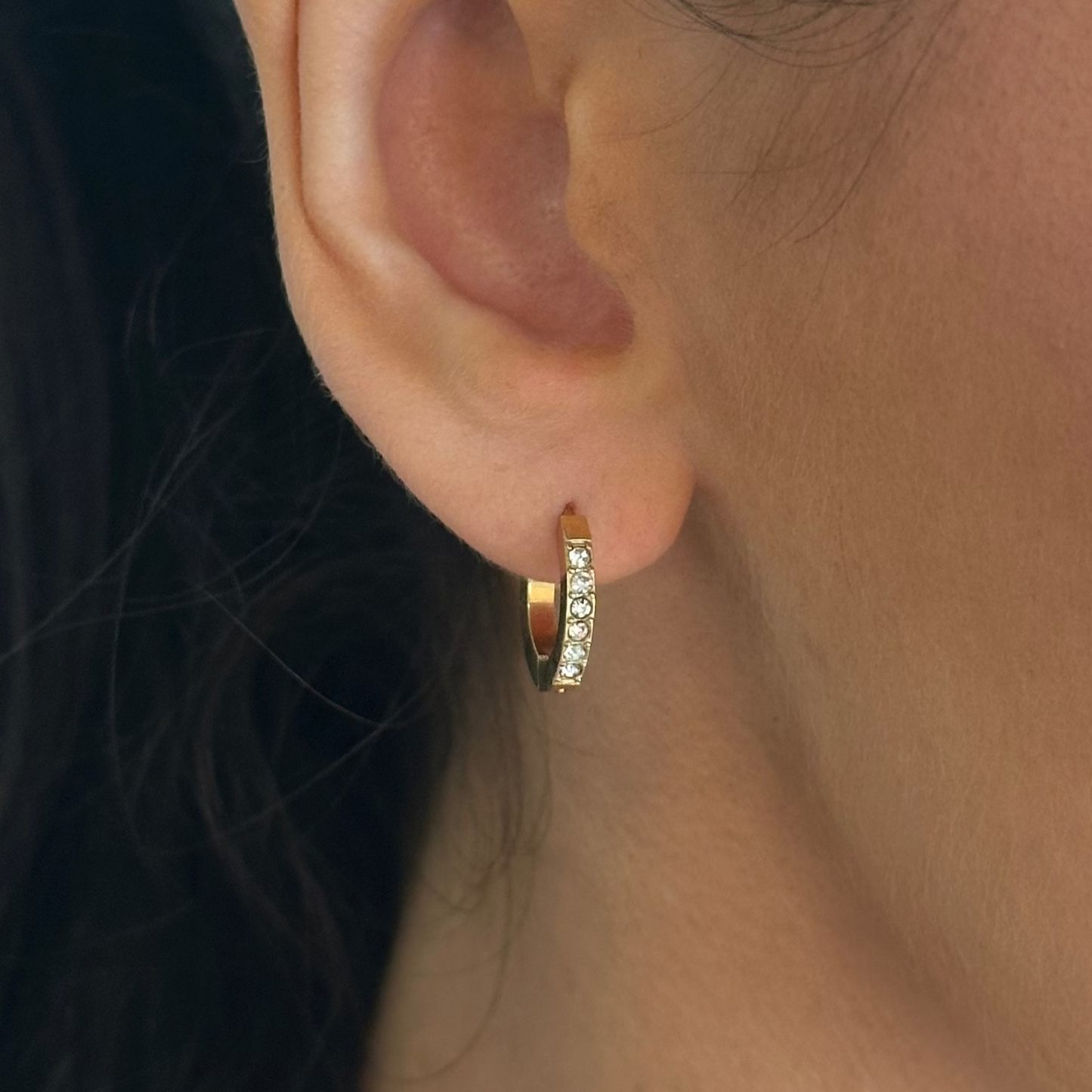 stone huggies (13mm)