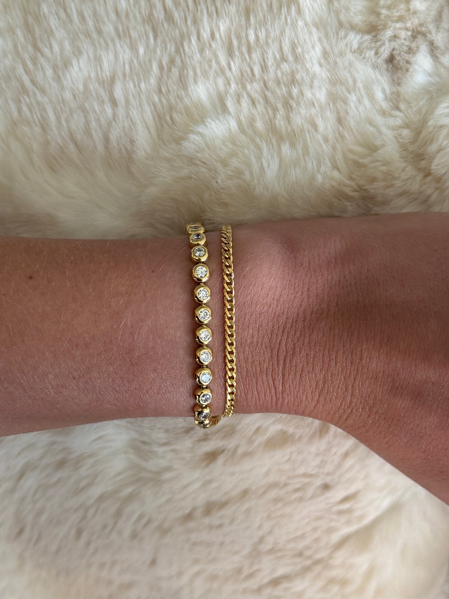 bezel tennis bracelet (gold)