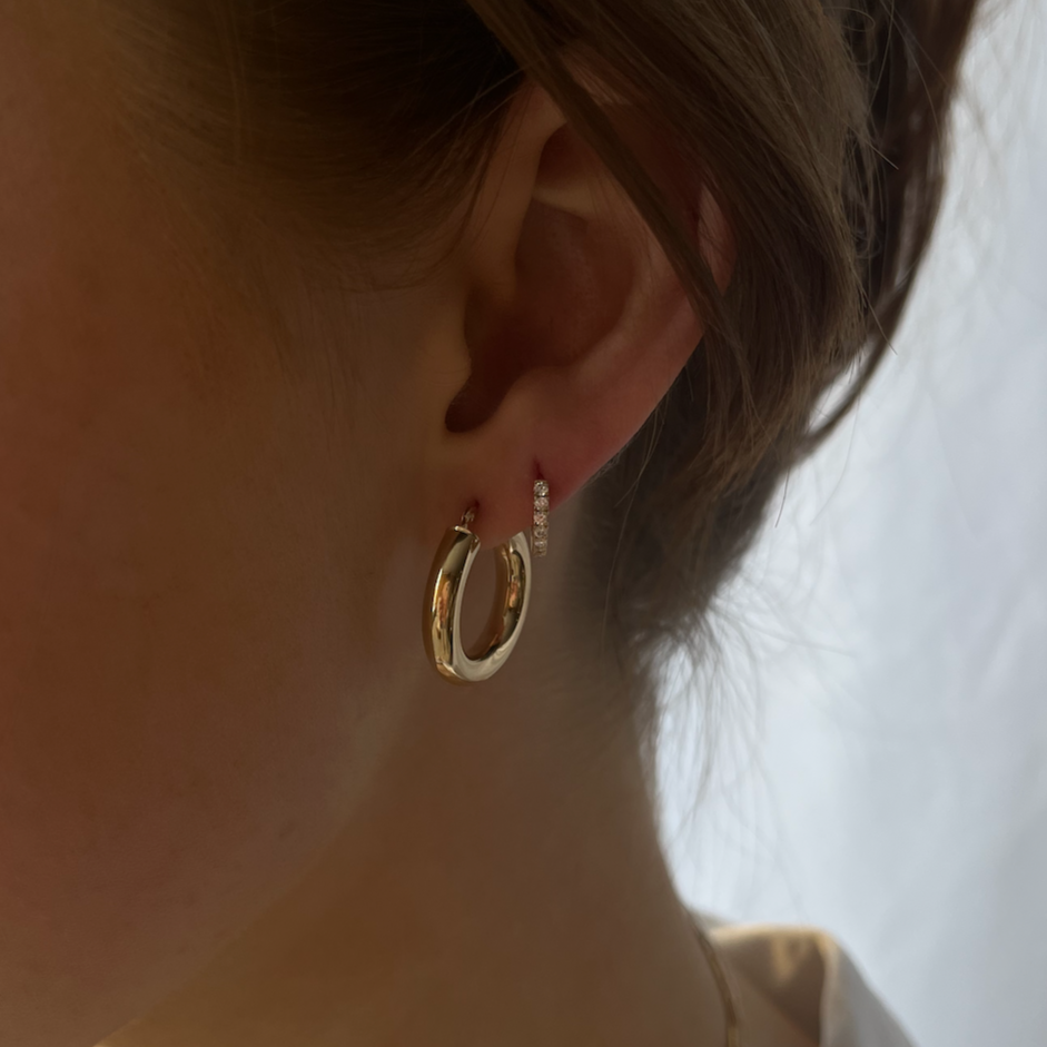 14k Sophie Hoops (4mm x 20mm)