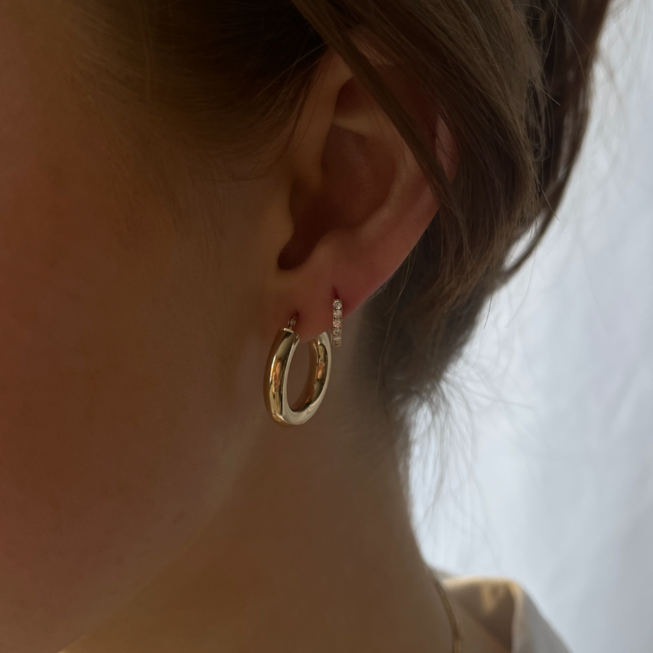 14k sophie hoops (4mm x 20mm)