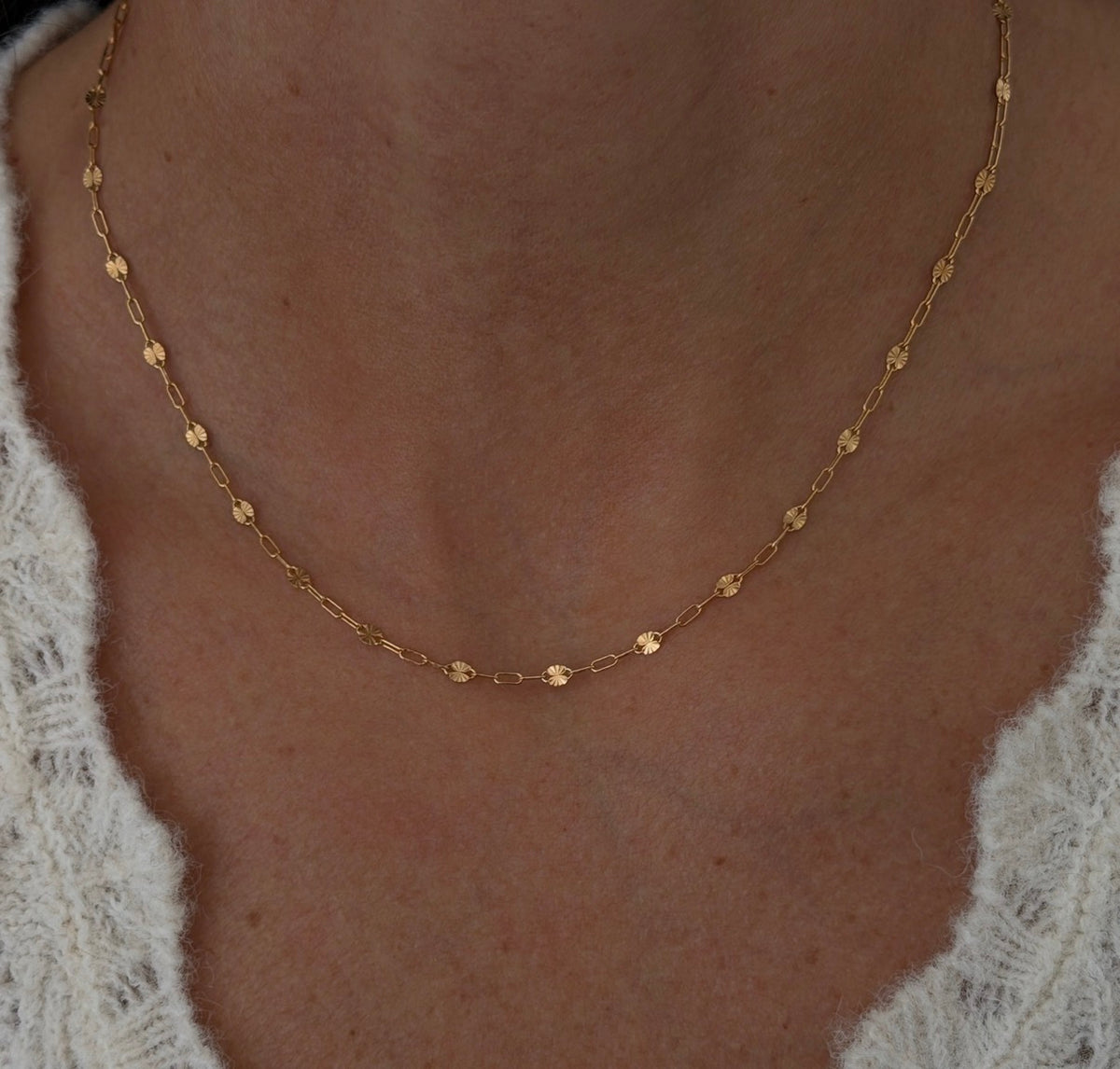 dainty starburst necklace