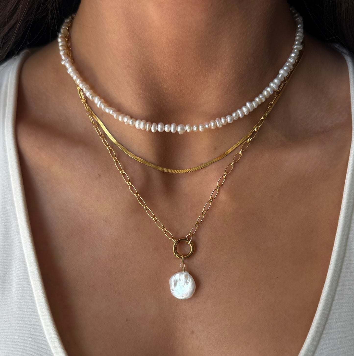 neeks pearl drop necklace