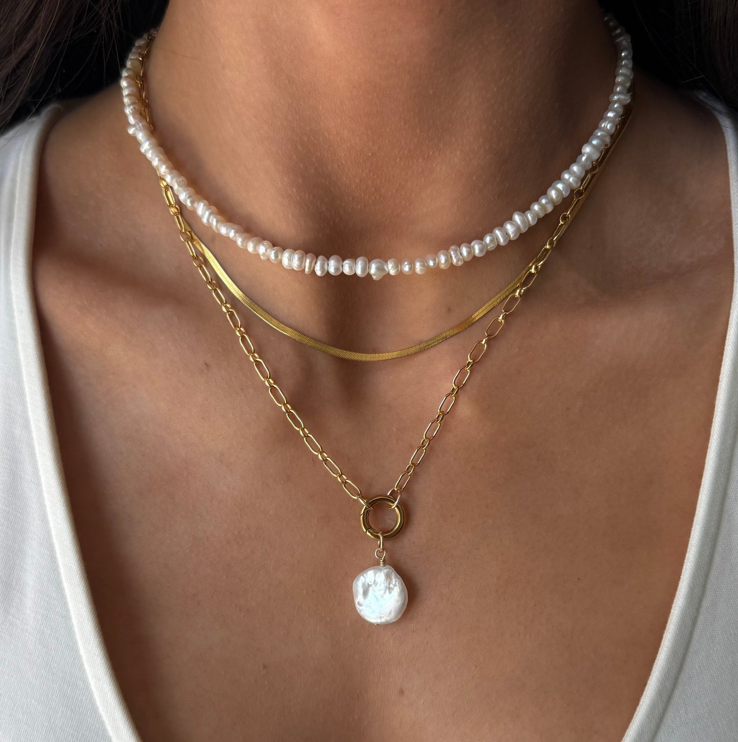 neeks pearl drop necklace
