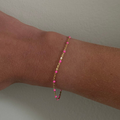 pink daisy bracelet